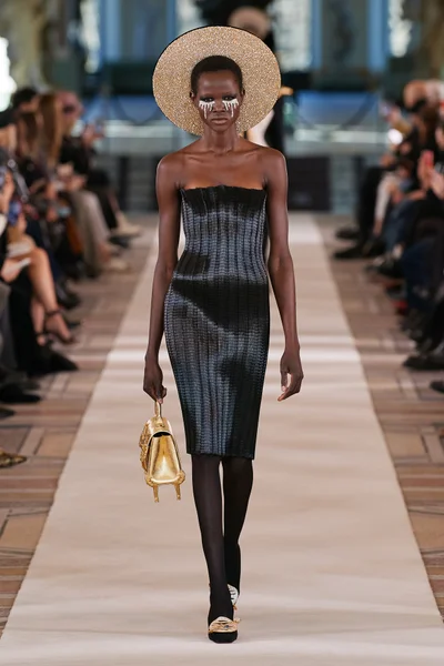 Look 12